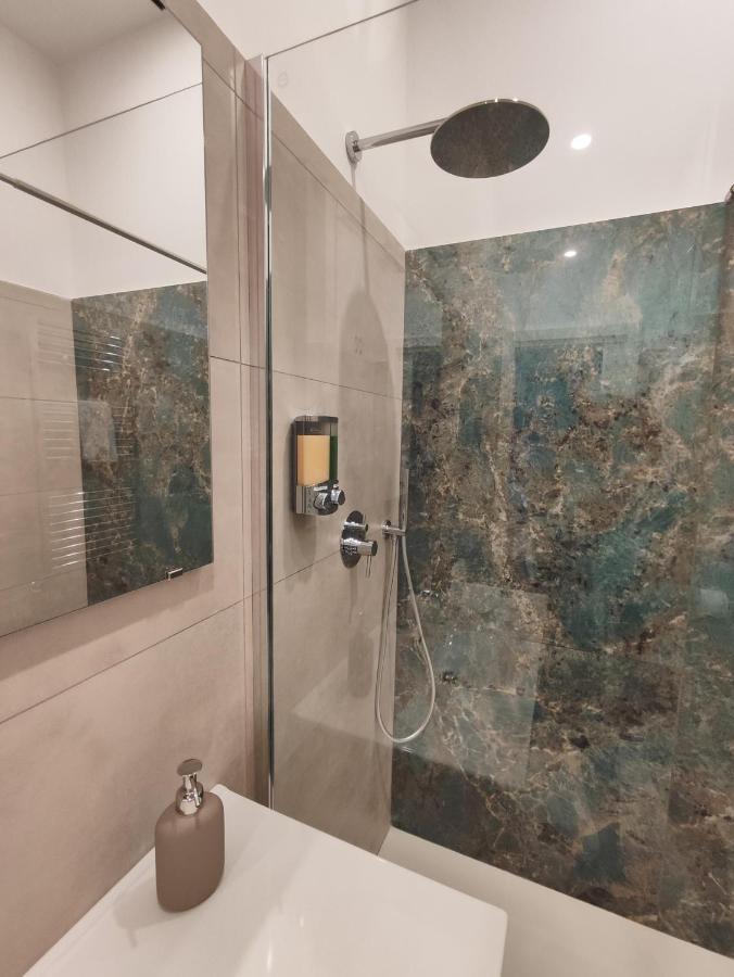Santa Lucia Luxury Apartment نابولي المظهر الخارجي الصورة