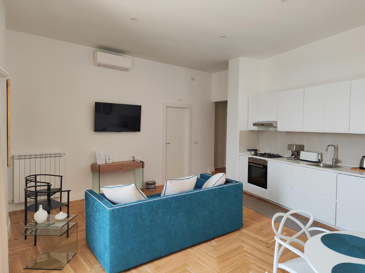 Santa Lucia Luxury Apartment نابولي المظهر الخارجي الصورة