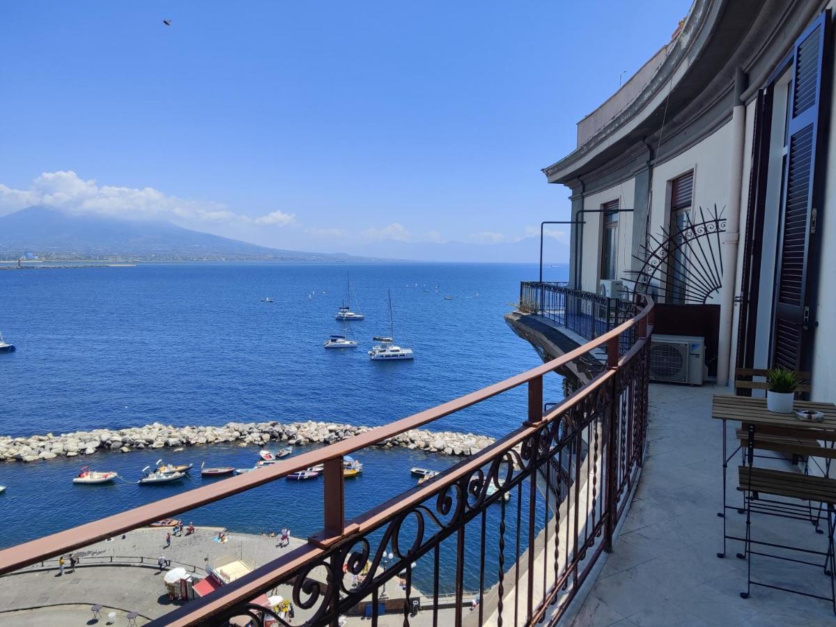 Santa Lucia Luxury Apartment نابولي المظهر الخارجي الصورة